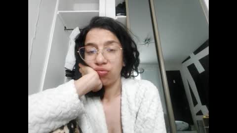 Ivy online show from May 1, 3:06 pm
