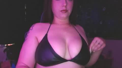 Amiee online show from June 7, 1:11 am