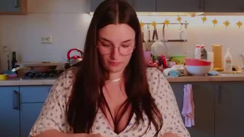 Daisy online show from July 5, 4:19 am