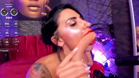 izabelatessa online show from July 19, 8:11 pm