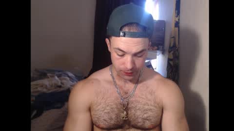 Snapshot of izak144 chatting on March 2, 12:31 am izak144 online show from March 2, 12:31 am