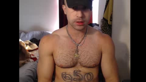 Snapshot of izak144 chatting on December 3, 5:06 pm izak144 online show from December 3, 5:06 pm