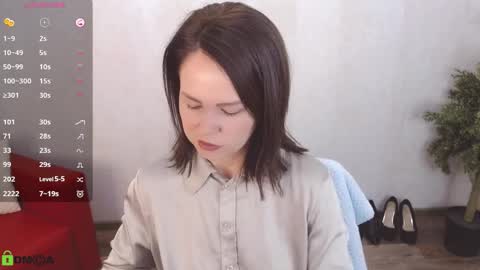 Queen of nylon  Victoria online show from November 12, 5:21 am