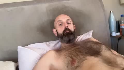 izzysboytoy1 online show from February 16, 9:18 am