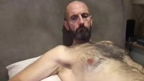 izzysboytoy1 online show from November 8, 5:05 pm