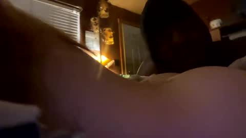 izzyybee online show from October 26, 2:34 am