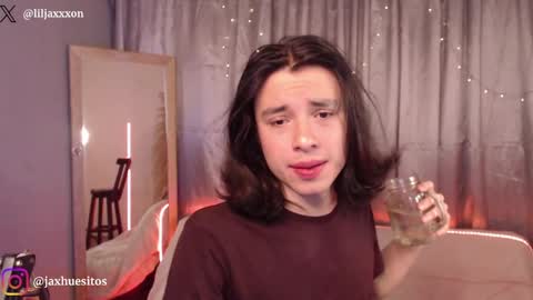 Hey im Jaxxxon check my info     online show from May 11, 12:23 pm