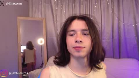 Hey im Jaxxxon check my info     online show from May 5, 12:33 pm