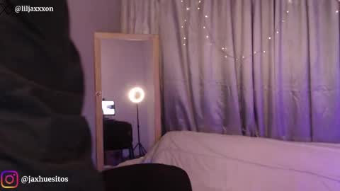 Hey im Jaxxxon check my info     online show from April 29, 11:59 am