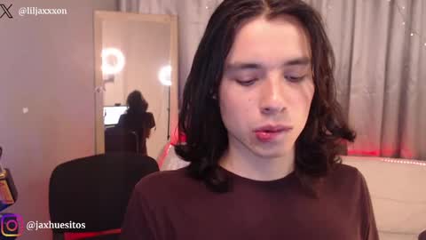 Hey im Jaxxxon check my info     online show from May 11, 4:04 pm
