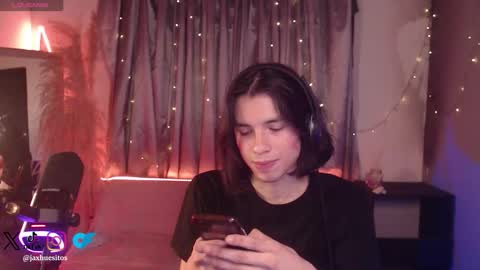 Hey im Jaxxxon check my info     online show from January 18, 10:35 am