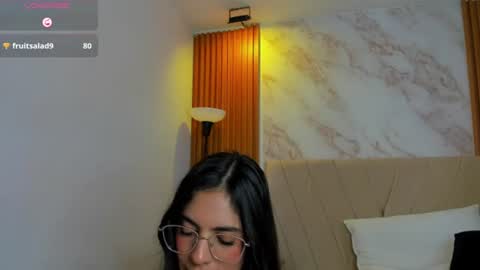 j_belle_ online show from July 29, 11:05 pm