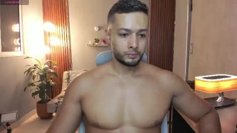 Calix  Independient model Insta and twt Calixsnake online show from June 14, 9:50 pm