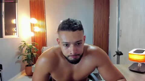 Calix  Independient model Insta and twt Calixsnake online show from May 6, 1:22 am
