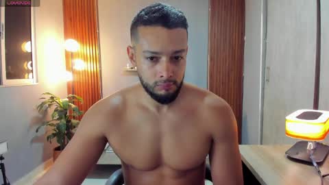 Calix  Independient model Insta and twt Calixsnake online show from May 9, 1:55 am