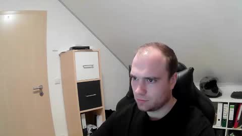 here4y online show from October 27, 7:52 am