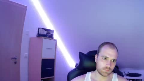 Snapshot of j_german783377 chatting on January 5, 7:07 pm here4y online show from January 5, 7:07 pm