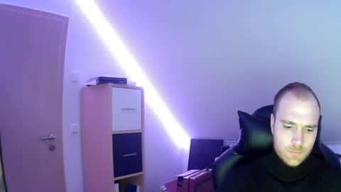 Snapshot of j_german783377 chatting on February 4, 6:06 pm here4y online show from February 4, 6:06 pm