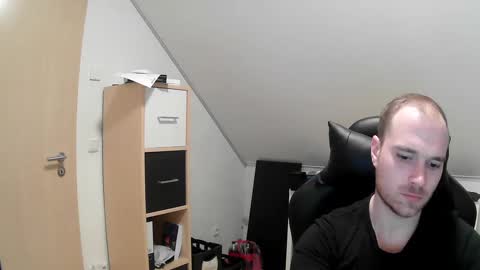 Snapshot of j_german783377 chatting on March 9, 9:25 pm here4y online show from March 9, 9:25 pm
