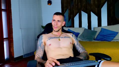J King online show from August 3, 8:59 pm