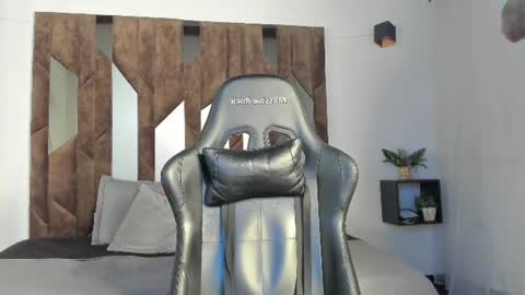 J King online show from June 22, 5:53 pm