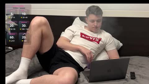 j_lyle_x online show from February 20, 6:43 pm