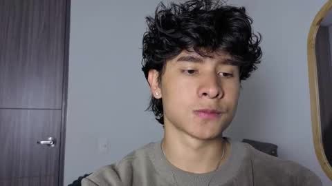 Noah online show from December 14, 8:37 pm