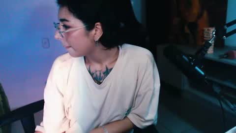 jade 18  online show from July 10, 6:18 am