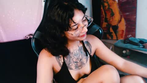 jade 18  online show from July 28, 11:28 am