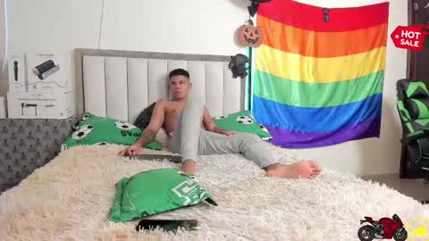 Snapshot of jack_castell chatting on October 24, 11:11 am JACK CASTELL online show from October 24, 11:11 am