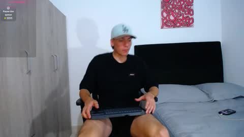 INDEPENDENT MODEL online show from February 20, 4:39 am