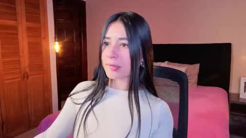 jackiie_ online show from June 1, 1:01 pm