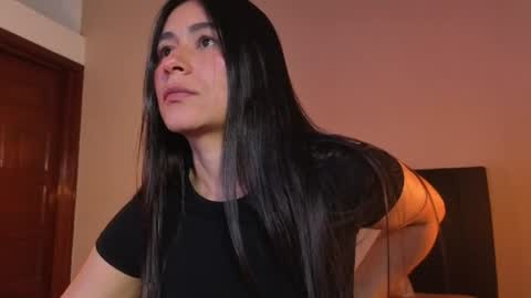 jackiie_ online show from July 1, 1:31 pm