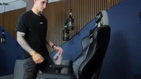 Jackson Olsen online show from February 10, 10:30 pm