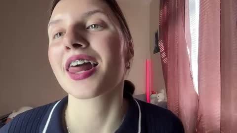Lillian online show from June 11, 5:16 am