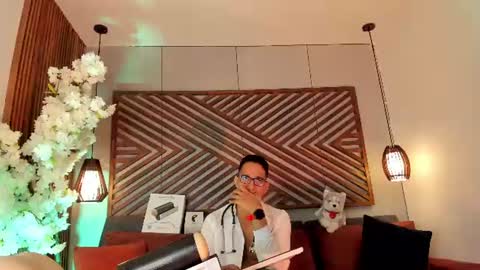 jacobdraven online show from August 3, 4:58 am
