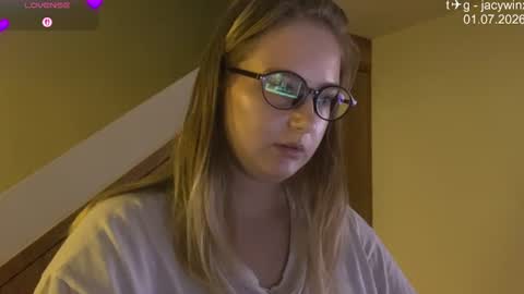 jacywinslat online show from July 1, 5:10 pm