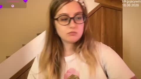 jacywinslat online show from June 18, 2:17 am
