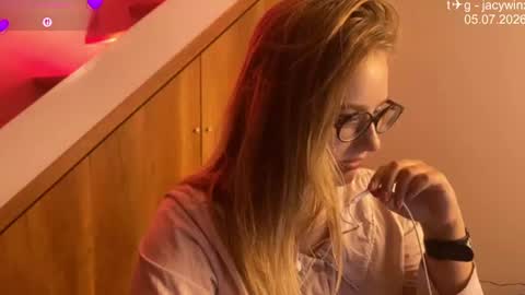 jacywinslat online show from July 5, 7:32 pm