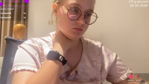 jacywinslat online show from April 25, 4:48 pm