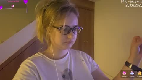jacywinslat online show from June 25, 1:16 pm