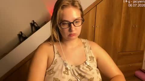 jacywinslat online show from July 6, 7:16 pm