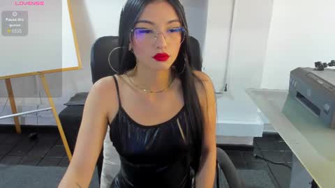 jade_connor online show from June 27, 7:53 pm