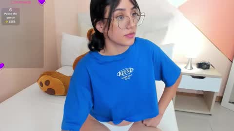 Jade online show from November 10, 6:10 pm