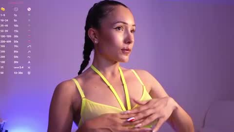 Jade Paris online show from July 30, 6:52 pm