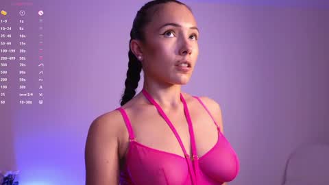 Jade Paris online show from August 7, 7:45 pm