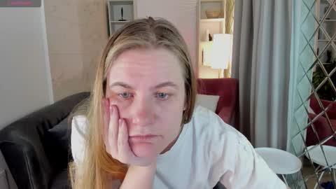 Snapshot of jade_soft chatting on October 18, 8:46 pm Jade online show from October 18, 8:46 pm