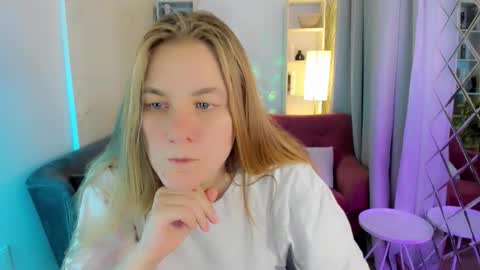 Snapshot of jade_soft chatting on September 19, 8:45 pm Jade online show from September 19, 8:45 pm