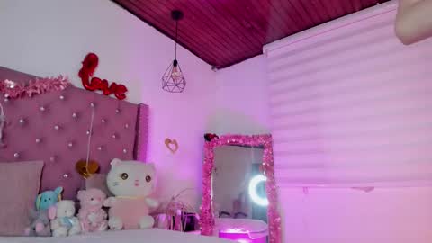 Jade online show from February 26, 9:40 pm