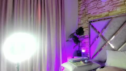 jade white  online show from September 17, 12:52 pm